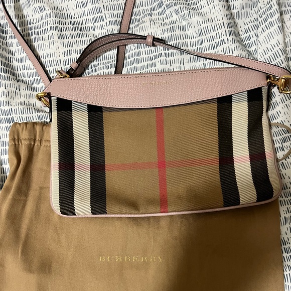 Burberry Small Loxley - Picture 1 of 6